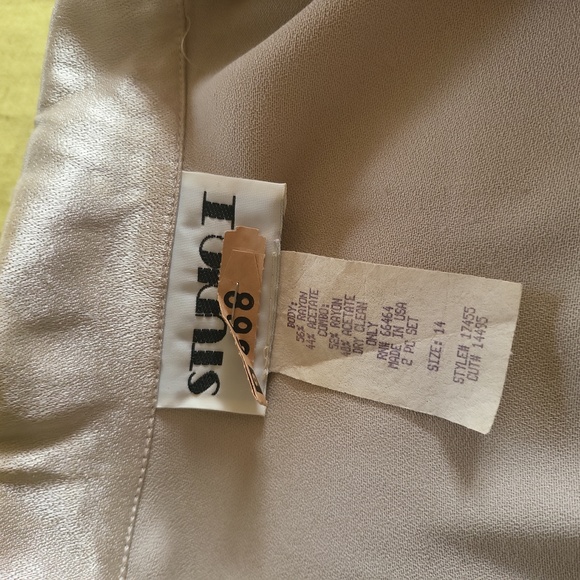 STUDIO ONE SUIT - Picture 10 of 11